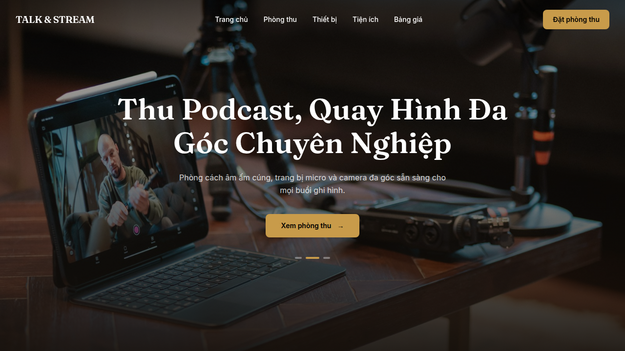 TALK & STREAM PODCAST ROOM